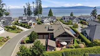 880 Bluffs Dr, Qualicum Beach