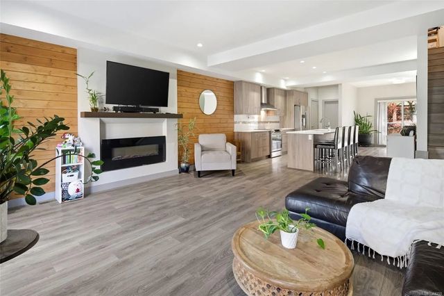 5 of 26 - 687 Strandlund Ave 103, Langford, BC