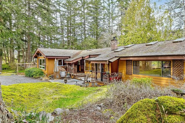 4 of 66 - 2298 Munn Rd, Highlands, BC