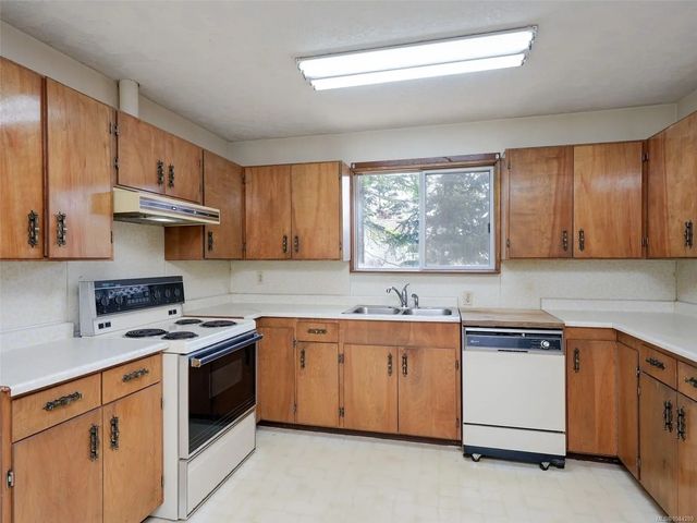 4 of 32 - 361 Cotlow Rd, Colwood, BC