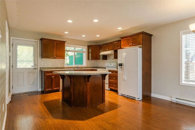 4 of 41 - 293 Applegreen Ave, Nanaimo, BC
