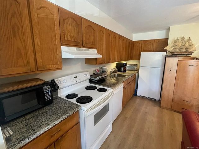 4 of 19 - 30 Cavan St 304, Nanaimo, BC