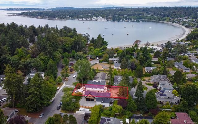 2 of 37 - 3942 Telegraph Bay Rd A, Saanich, BC