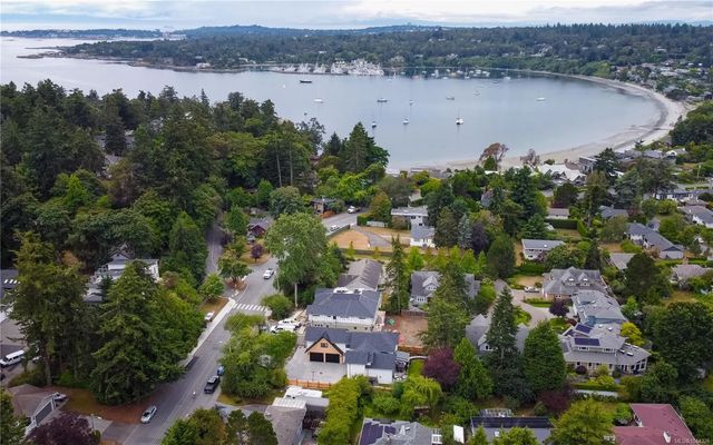 3 of 37 - 3942 Telegraph Bay Rd A, Saanich, BC