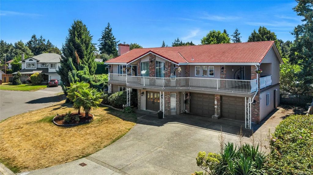 1833 Knutsford Pl, Saanich
