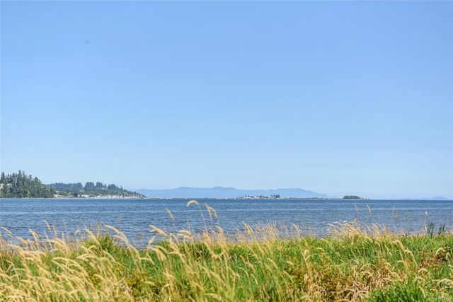 5 of 48 - 2970 Cliffe Ave 104, Courtenay, BC