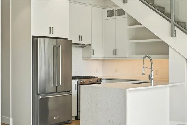 4 of 63 - 91 Chapel St 607, Nanaimo, BC