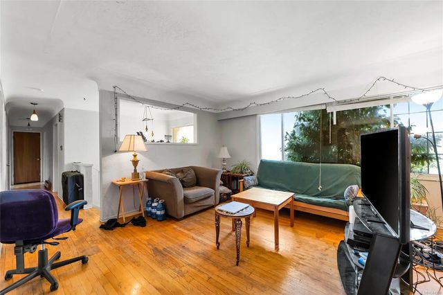 2 of 37 - 4479 Majestic Dr, Saanich, BC