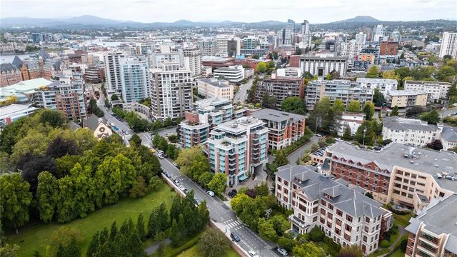 2 of 42 - 810 Humboldt St A209, Victoria, BC