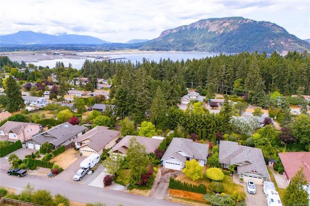 2 of 72 - 1617 Simon Pl, Cowichan Bay, BC