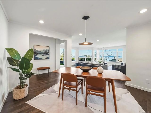 3 of 40 - 4771 Cordova Bay Rd 1, Saanich, BC