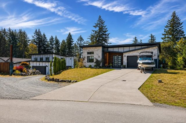 2 of 98 - 3211 Pinder Pl, Cobble Hill, BC