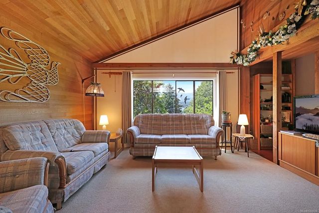 3 of 27 - 2570 Piercy Rd, Denman Island, BC