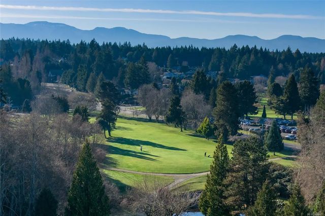 3 of 27 - 245 Elizabeth Ave, Qualicum Beach, BC