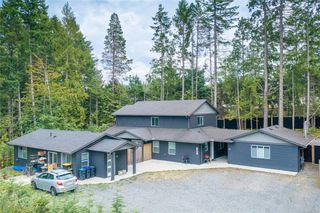 242 Sunningdale Rd E, Qualicum Beach