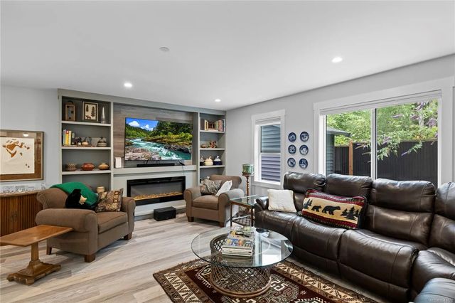 2 of 46 - 242 Sunningdale Rd E, Qualicum Beach, BC