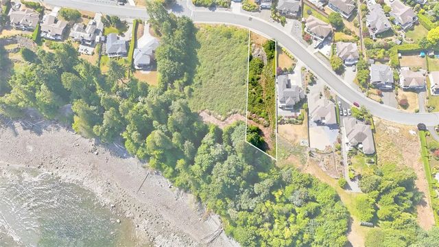 2 of 15 - 6069 Breonna Dr, Nanaimo, BC