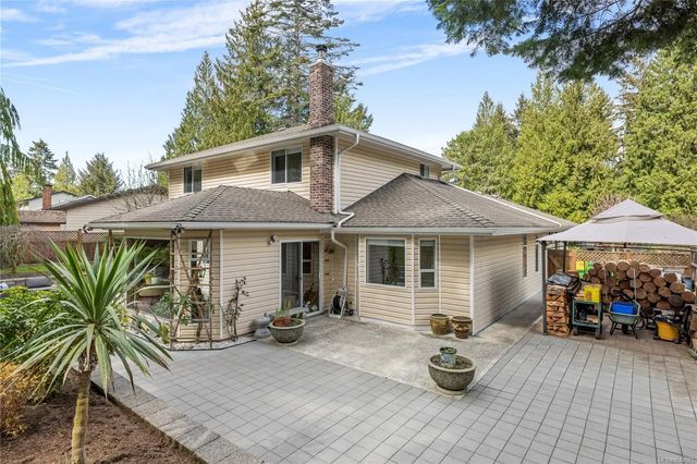 5 of 44 - 1170 Clubhouse Dr, Qualicum Beach, BC