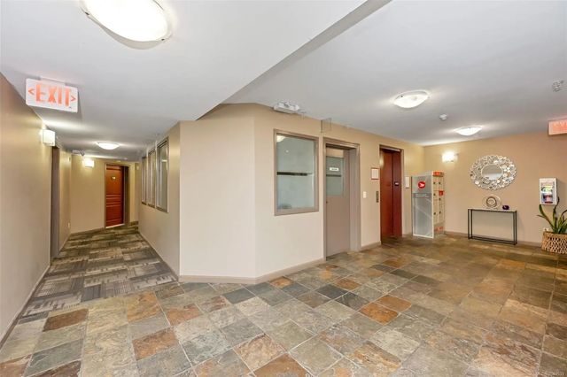 3 of 33 - 655 Goldstream Ave 214, Langford, BC