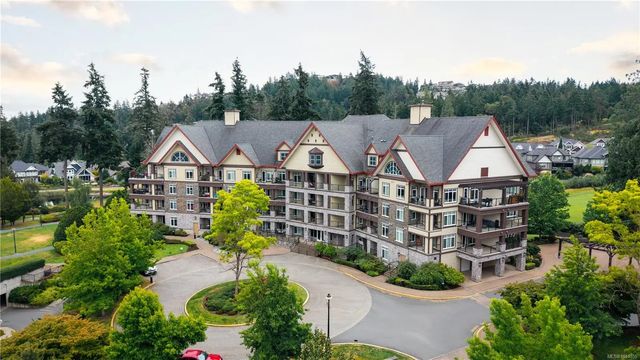 2 of 35 - 1375 Bear Mountain Pkwy 203, Langford, BC