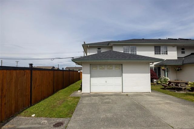 3 of 27 - 2553 Kingcome Pl 1, Port McNeill, BC