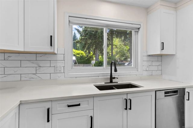 4 of 37 - 1039 Haslam Ave, Langford, BC