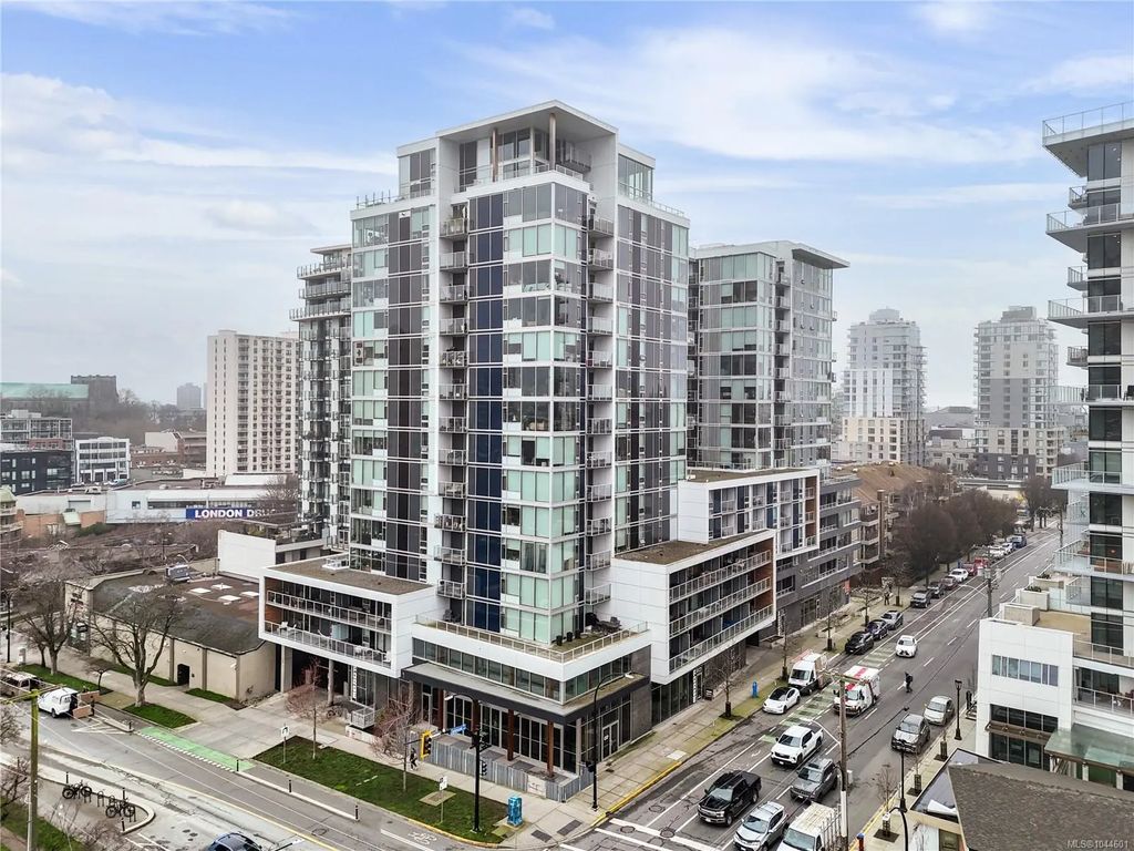 989 Johnson St 213, Victoria