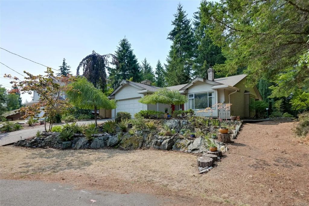 2370 Larsen Rd, Shawnigan Lake