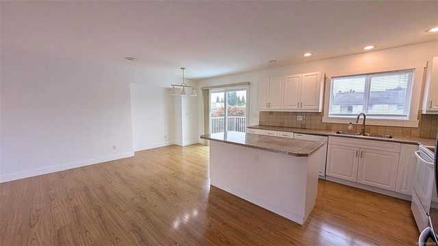 5 of 18 - 1721 Northfield Rd, Nanaimo, BC