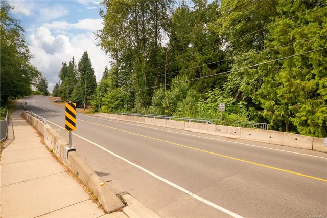 5 of 6 - 1237 4th Ave, Ladysmith, BC
