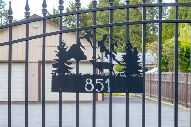 2 of 48 - 851 Breakwater Rd, French Creek, BC