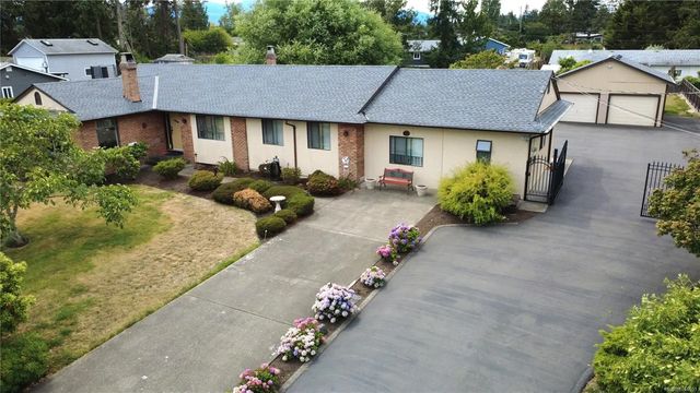 4 of 48 - 851 Breakwater Rd, French Creek, BC