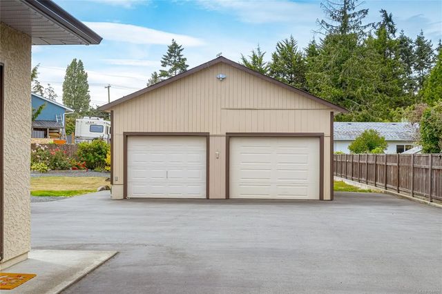 5 of 48 - 851 Breakwater Rd, French Creek, BC