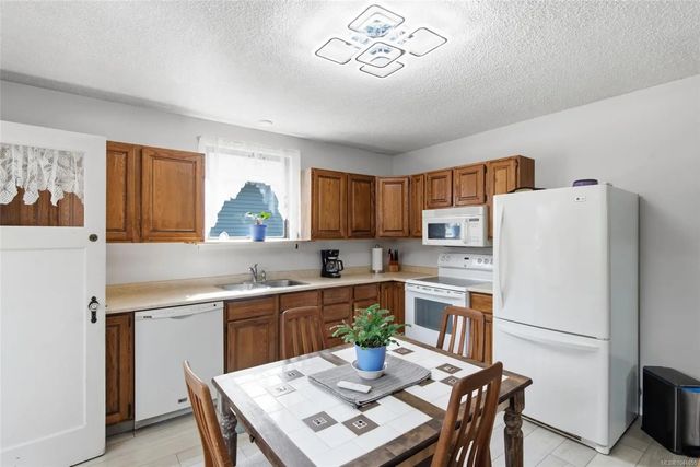 5 of 28 - 3529 9th Ave, Port Alberni, BC