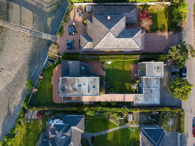 4 of 15 - 2444 Whidby Lane, Sidney, BC