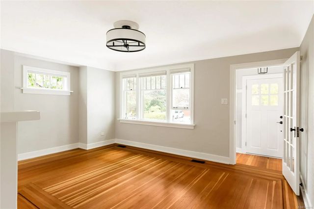 3 of 38 - 2168 Bartlett Ave, Oak Bay, BC