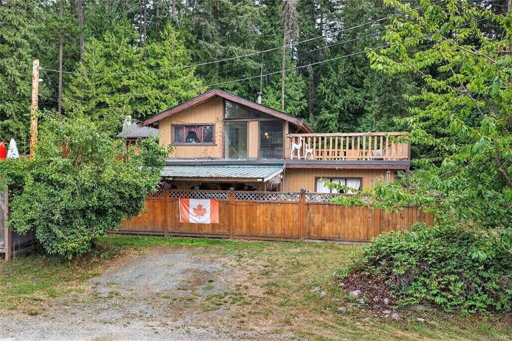 1012 Fairdowne Rd, Errington