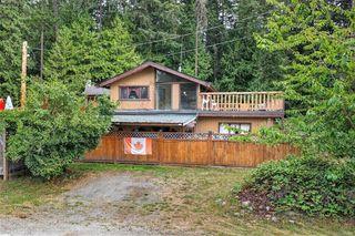 1012 Fairdowne Rd, Errington