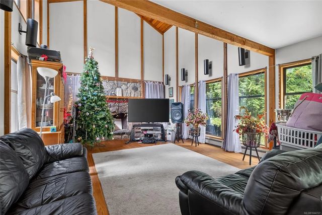 5 of 28 - 1012 Fairdowne Rd, Errington, BC