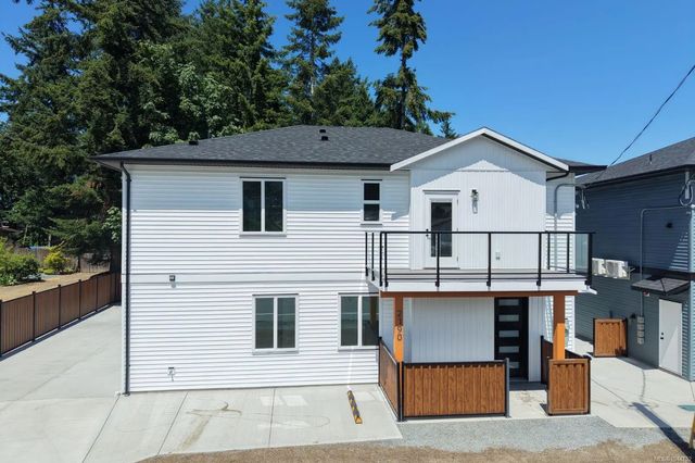 2190 Jingle Pot Rd 200, Nanaimo