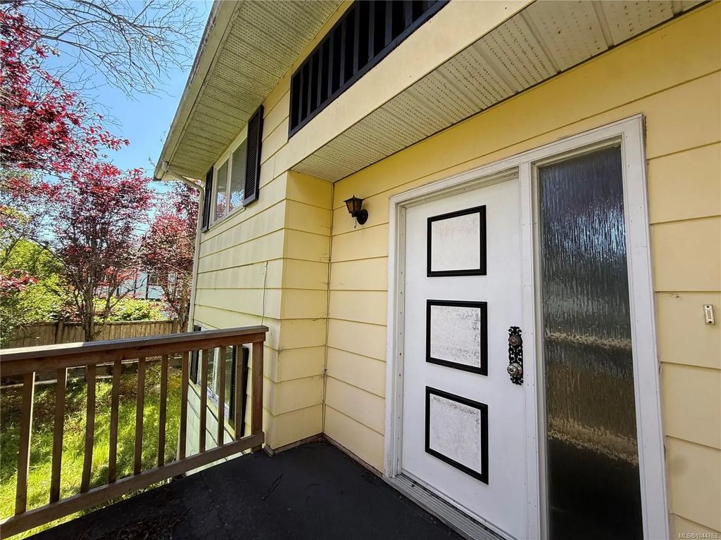 8845 Central St, Port Hardy