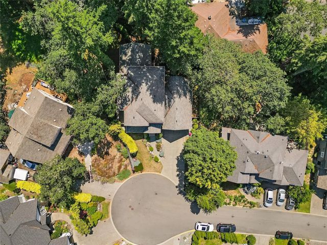 2 of 94 - 209 Shadow Ridge Pl, View Royal, BC