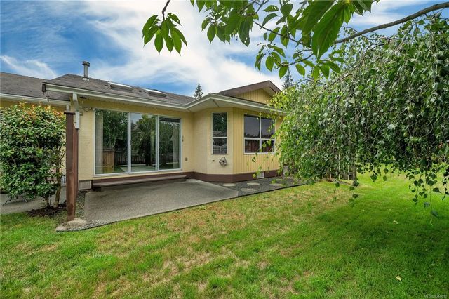 2 of 50 - 605 Rockland Rd 9, Campbell River, BC