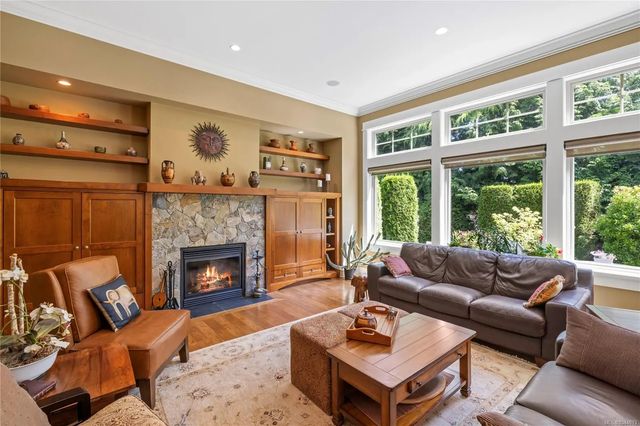 2 of 41 - 649 Eaglewood Crt, Qualicum Beach, BC