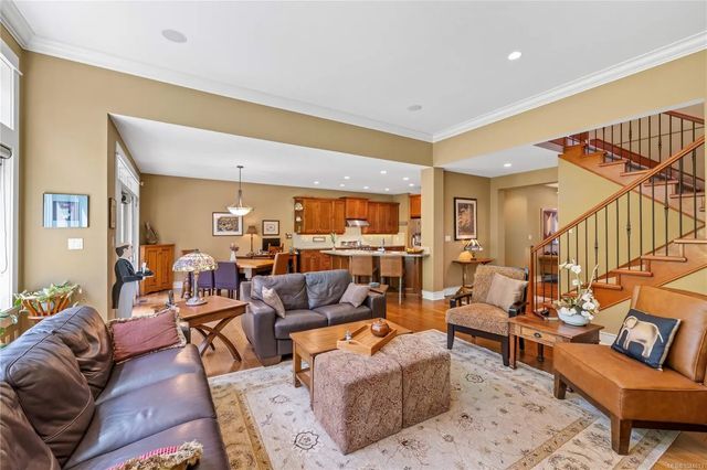 3 of 41 - 649 Eaglewood Crt, Qualicum Beach, BC