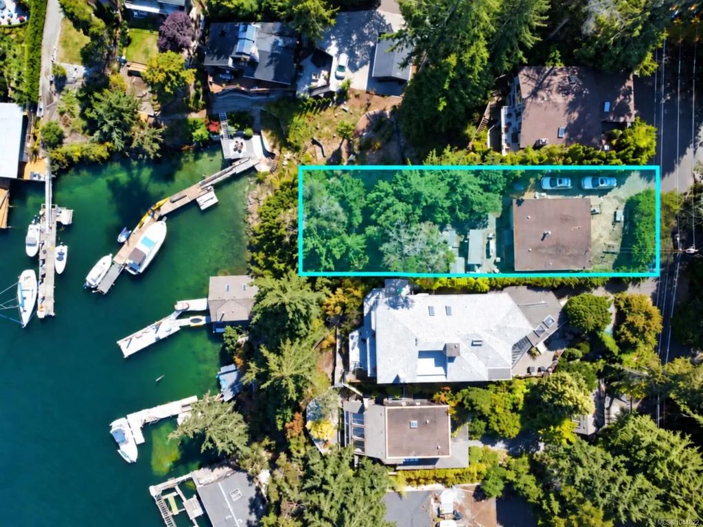 10959 Tuam Rd, North Saanich