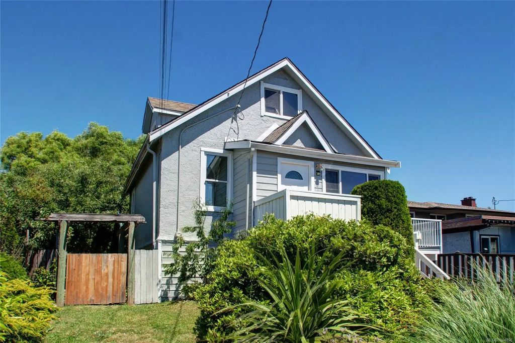 236 Crease Ave, Saanich