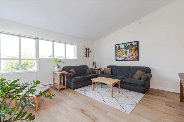 5 of 28 - 6057 Cedar Grove Dr, Nanaimo, BC