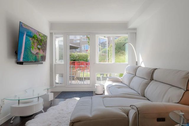 2 of 66 - 99 Chapel St 207, Nanaimo, BC