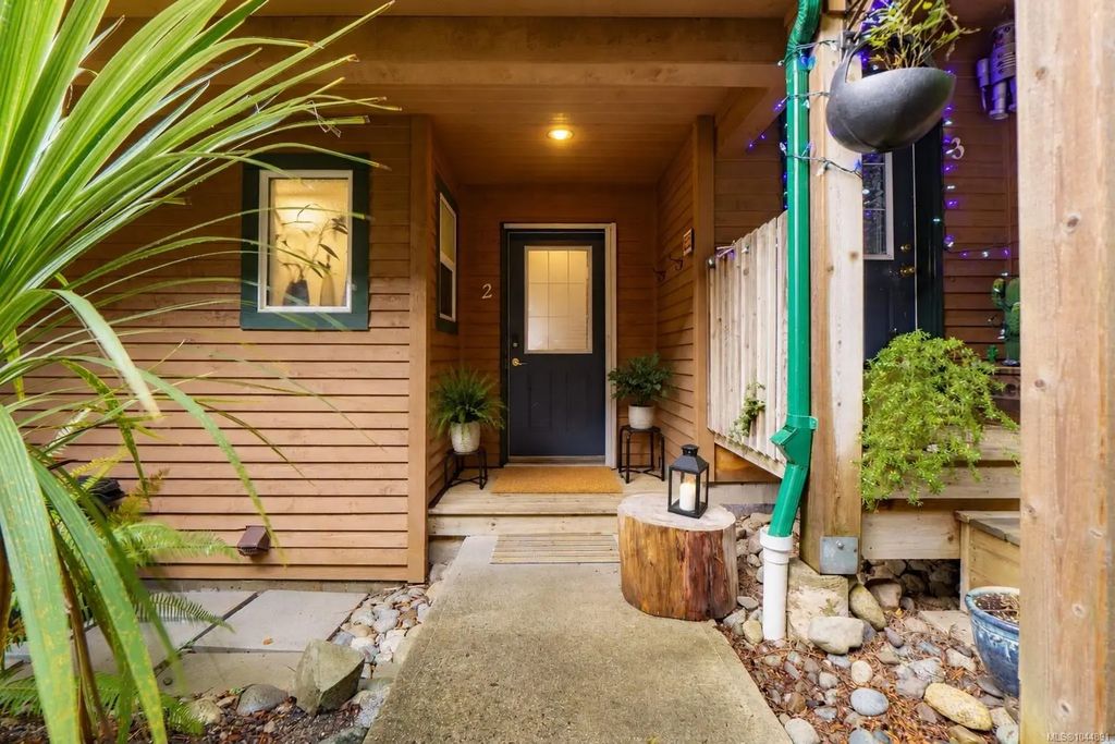 1553 Larch Rd 2, Ucluelet
